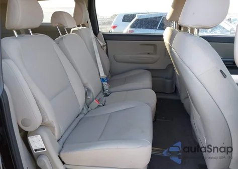 2019 Kia Sedona Lx z USA, uszkodzony, nr VIN KNDMB5C12K6512632